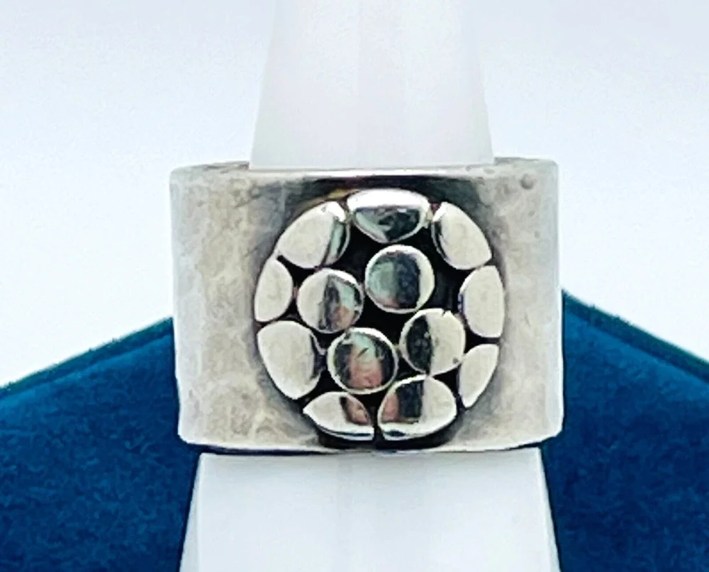 Wide Band Sterling Silver Hammered Ring Circle Pebbles Just Be 925 Size 7 - 7.5